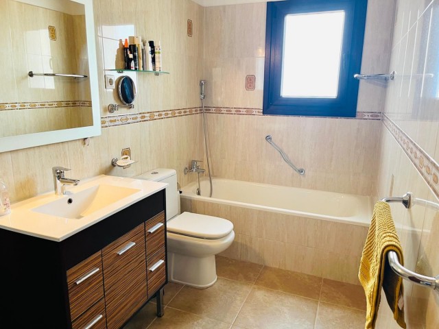 6 Slaapkamer Rijtjeshuis in Mijas