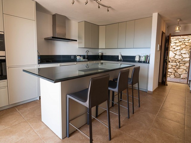 6 Bedrooms Townhouse in Mijas