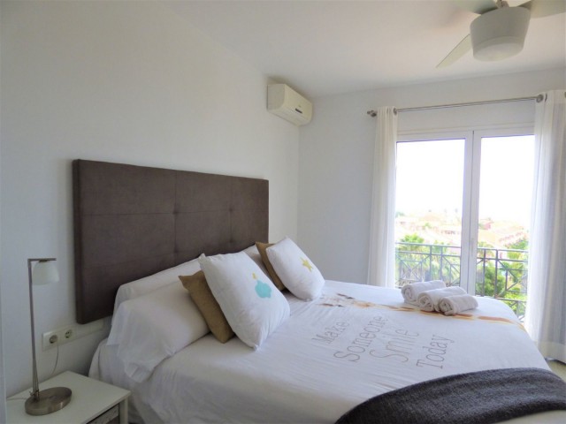 Adosado con 4 Dormitorios  en La Alcaidesa