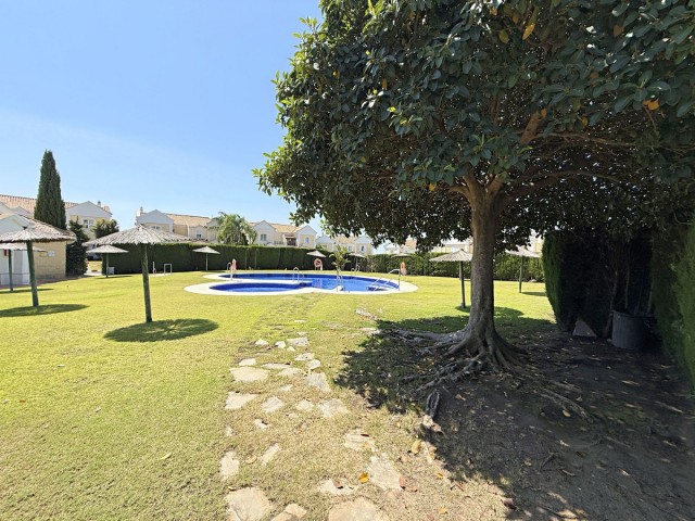 Adosado con 4 Dormitorios  en La Alcaidesa