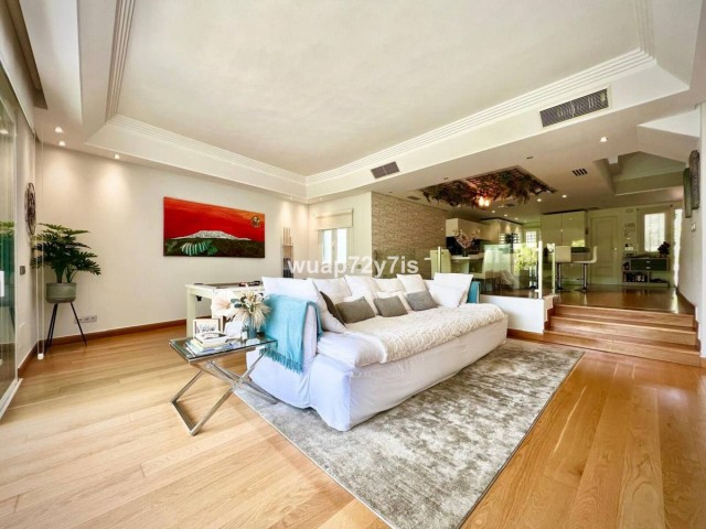 4 Slaapkamer Rijtjeshuis in Estepona