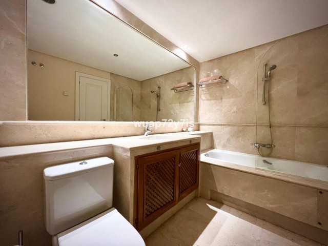 4 Slaapkamer Rijtjeshuis in Estepona