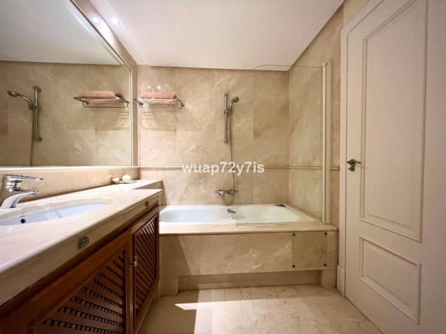 4 Slaapkamer Rijtjeshuis in Estepona