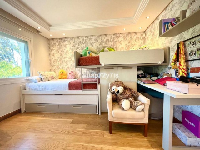 4 Slaapkamer Rijtjeshuis in Estepona