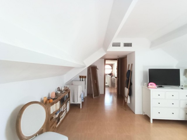 4 Bedrooms Apartment in Torrequebrada