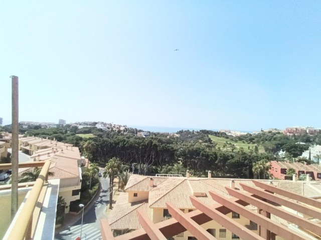 4 Bedrooms Apartment in Torrequebrada