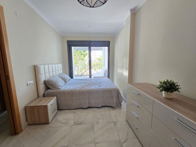 Maison mitoyenne avec 4 Chambres  à Benalmadena Costa