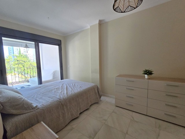 Maison mitoyenne avec 4 Chambres  à Benalmadena Costa