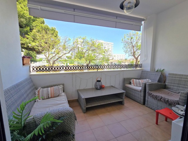Maison mitoyenne avec 4 Chambres  à Benalmadena Costa