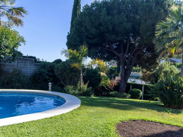 Villa con 4 Dormitorios  en Marbella