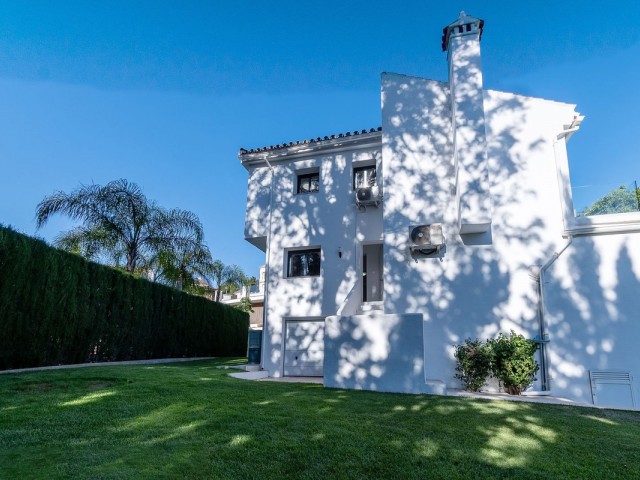 Villa con 4 Dormitorios  en Marbella