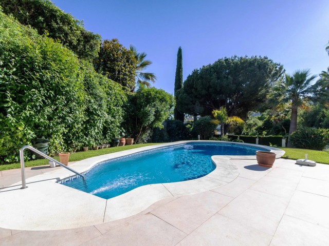 Villa con 4 Dormitorios  en Marbella