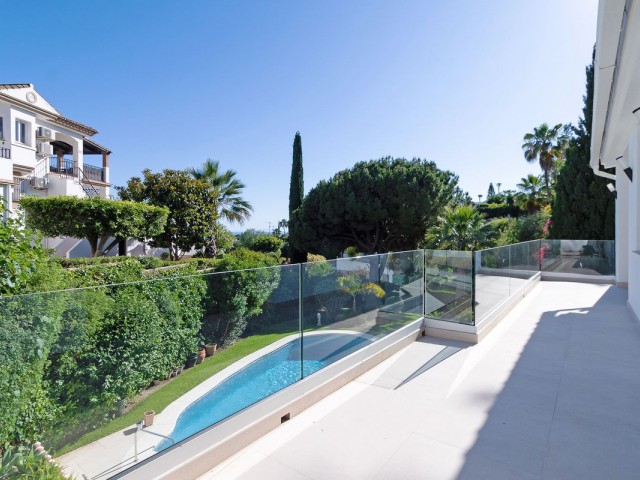 Villa con 4 Dormitorios  en Marbella