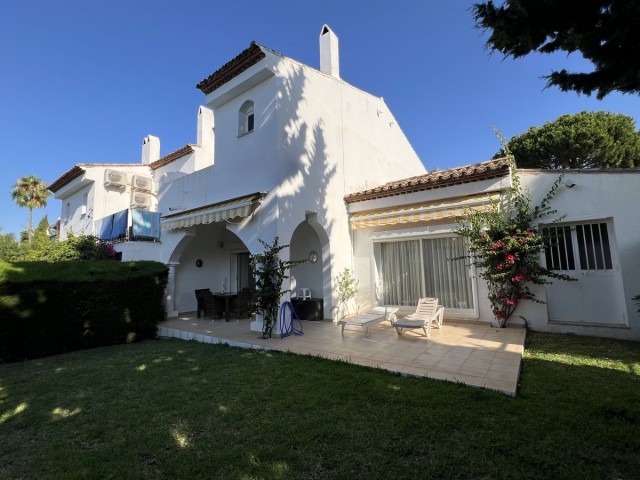 3 Bedrooms Townhouse in El Paraiso