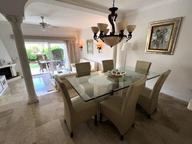 3 Bedrooms Townhouse in El Paraiso