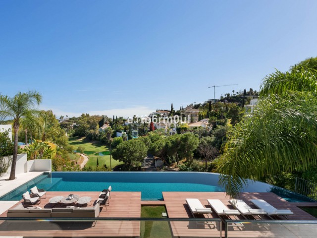 6 Makuuhuoneen Huvila La Quinta