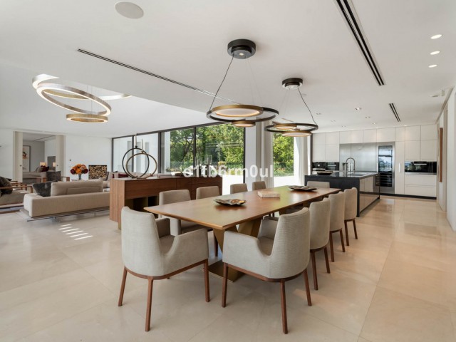 6 Makuuhuoneen Huvila La Quinta