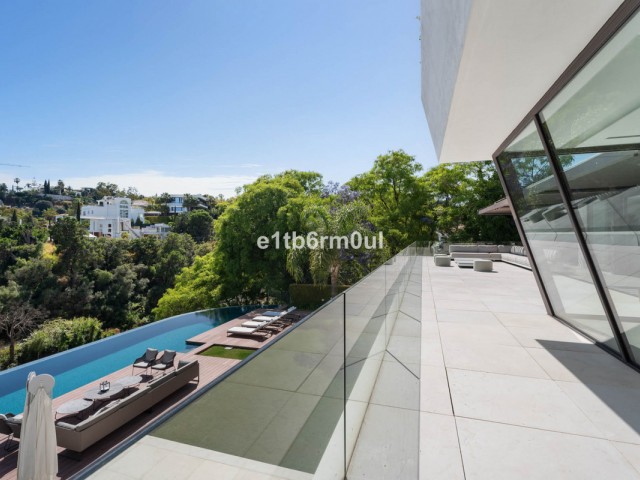 6 Makuuhuoneen Huvila La Quinta