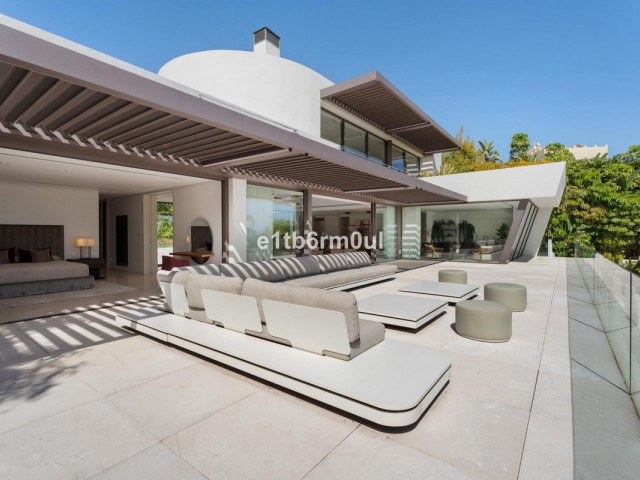 6 Makuuhuoneen Huvila La Quinta