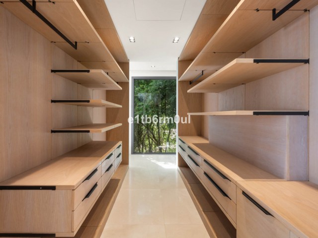 6 Makuuhuoneen Huvila La Quinta