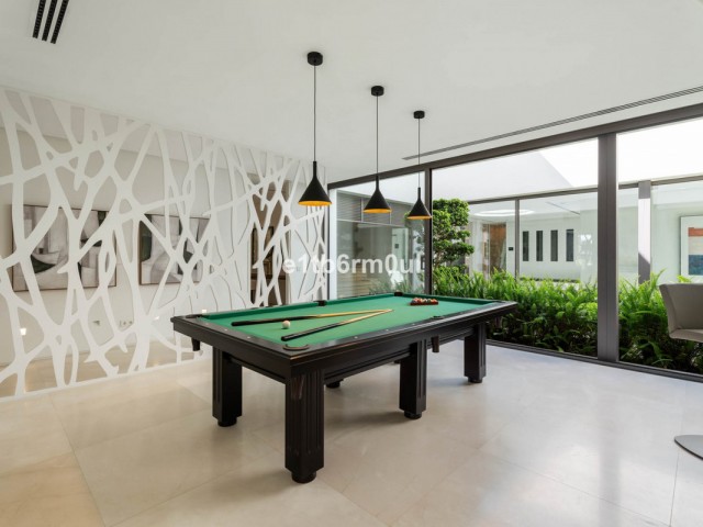 6 Makuuhuoneen Huvila La Quinta