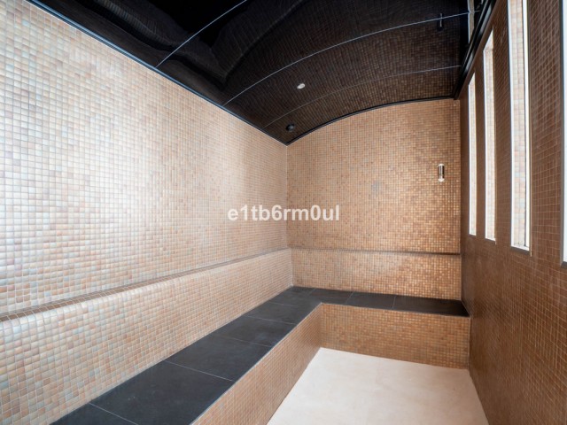 6 Makuuhuoneen Huvila La Quinta