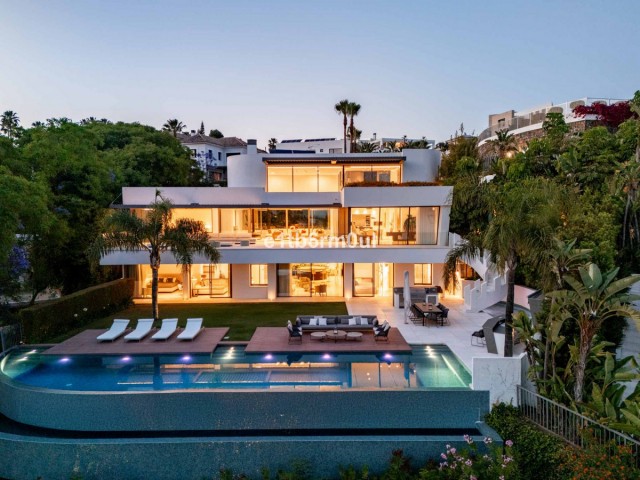 6 Makuuhuoneen Huvila La Quinta