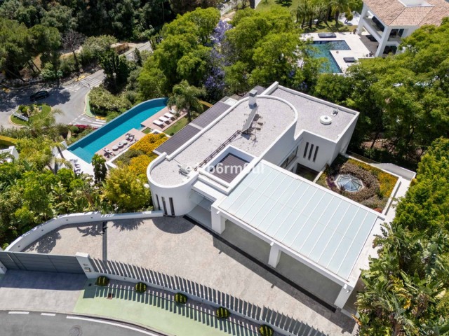 6 Makuuhuoneen Huvila La Quinta