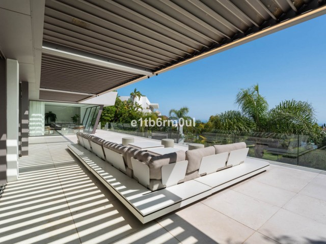 6 Makuuhuoneen Huvila La Quinta