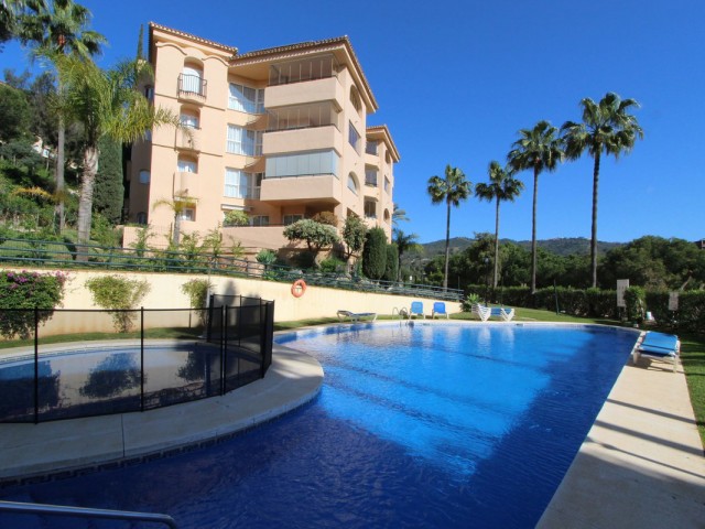 3 Bedrooms Apartment in Elviria