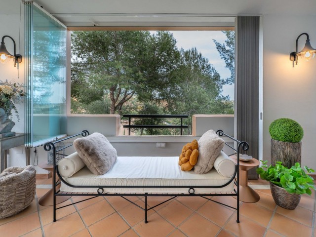 3 Bedrooms Apartment in Elviria