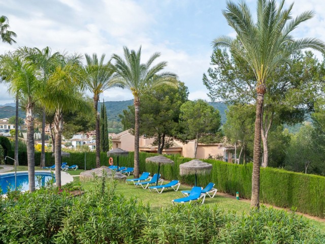 3 Bedrooms Apartment in Elviria