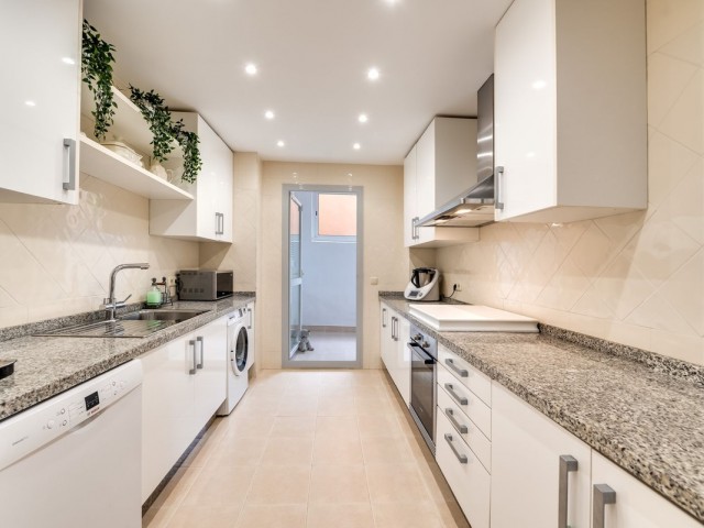 3 Bedrooms Apartment in Elviria