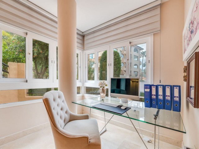3 Bedrooms Apartment in Elviria