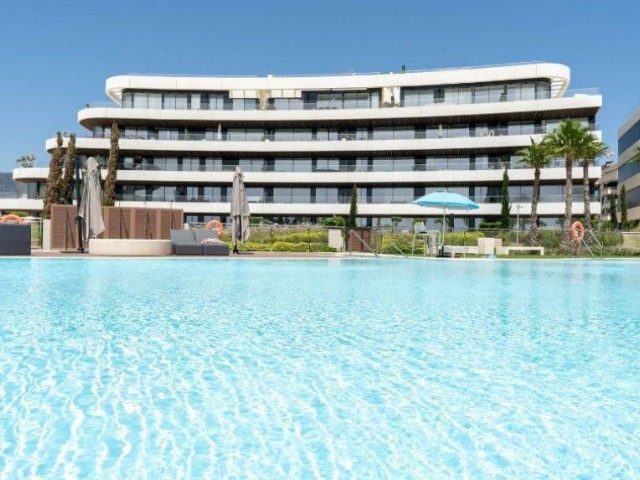 Apartamento con 3 Dormitorios  en Los Alamos