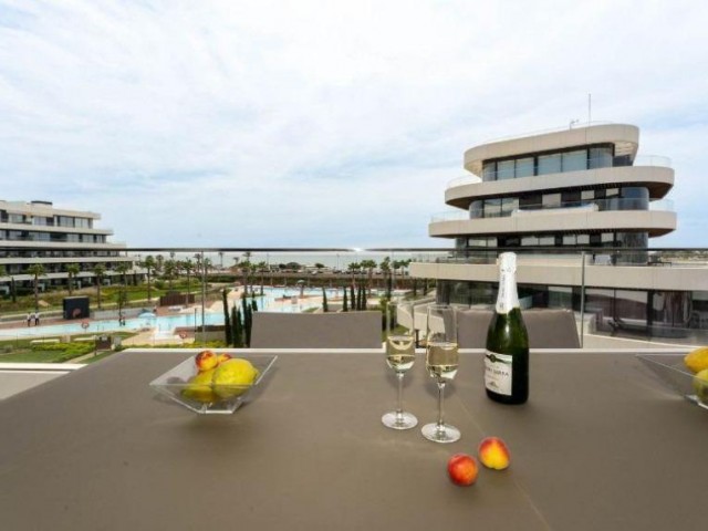 Apartamento con 3 Dormitorios  en Los Alamos