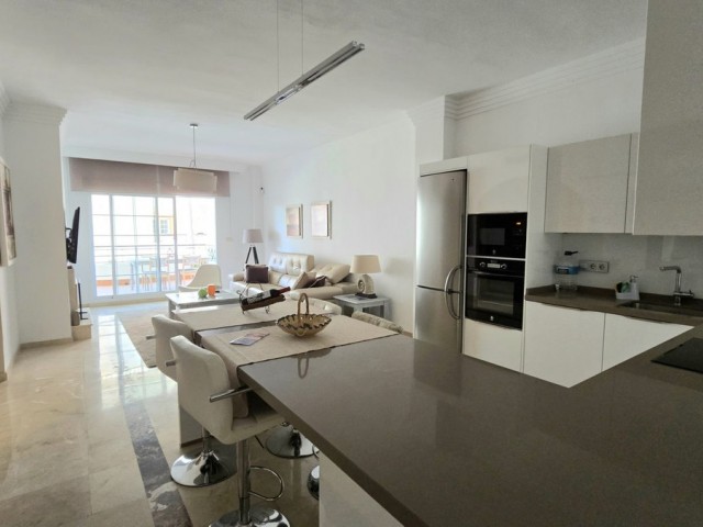 Apartamento, Aloha, R5066989