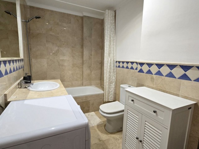 Apartamento con 3 Dormitorios  en Aloha