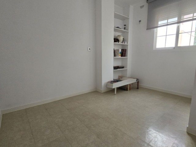Apartamento con 3 Dormitorios  en Aloha