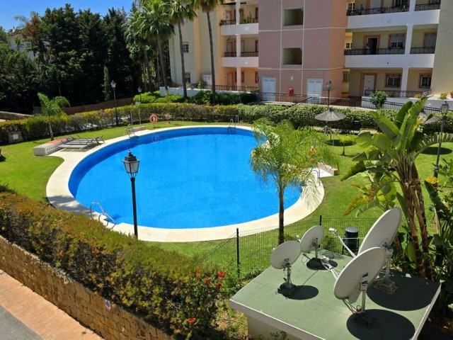 Apartamento con 3 Dormitorios  en Aloha
