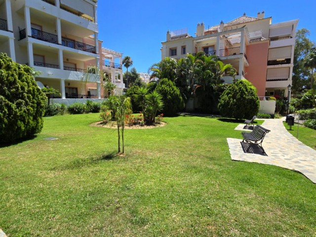 Apartamento con 3 Dormitorios  en Aloha