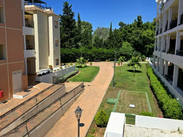 Apartamento con 3 Dormitorios  en Aloha