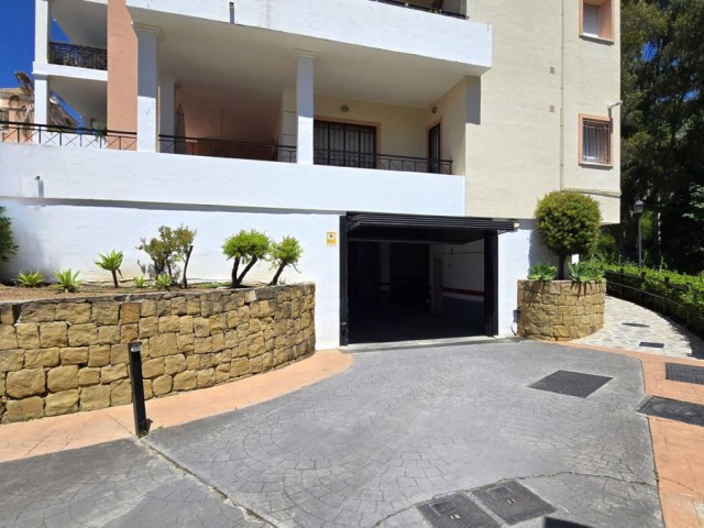 Apartamento con 3 Dormitorios  en Aloha
