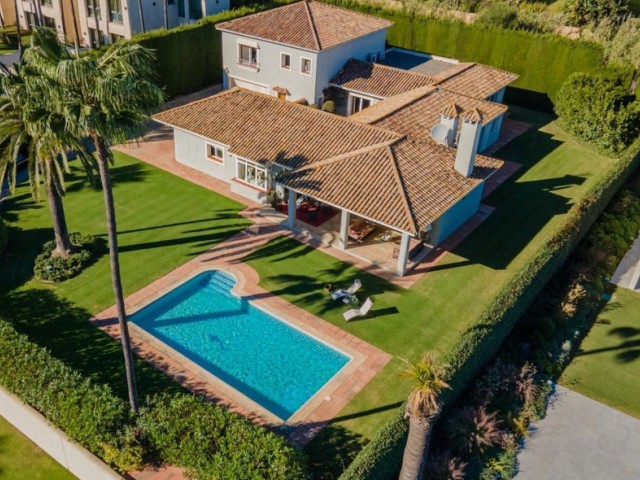 5 Bedrooms Villa in Sotogrande