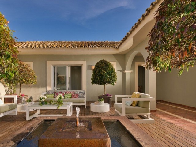 5 Bedrooms Villa in Sotogrande