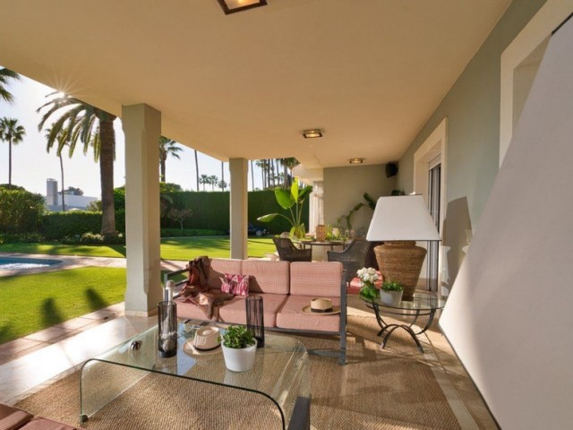5 Bedrooms Villa in Sotogrande