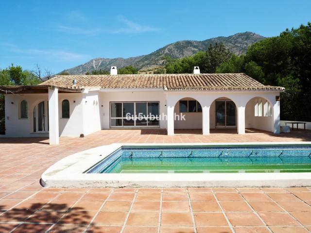 5 Soveroms Villa i Mijas