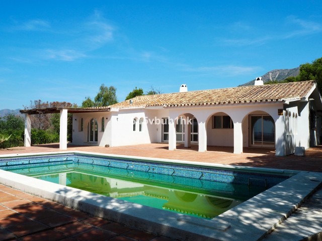 5 Soveroms Villa i Mijas