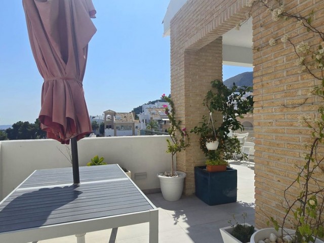 Villa con 4 Dormitorios  en Benalmadena Pueblo