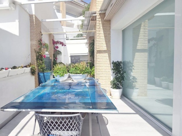 Villa con 4 Dormitorios  en Benalmadena Pueblo